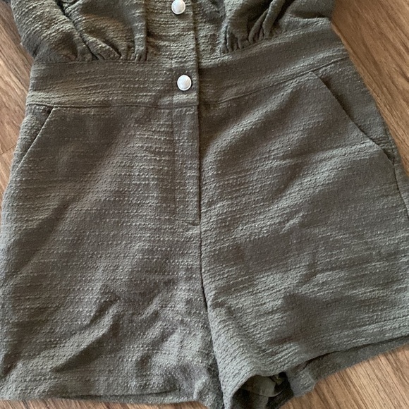 Express Tweed sleeveless utility romper army green Sz 10. military whimsical - Picture 4 of 7